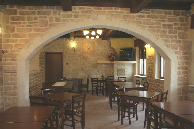 Intérieur de salle de restaurant en Decopierre