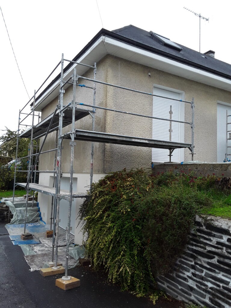 ravalement de façade, échafaudages, rénovation extérieur, enduit